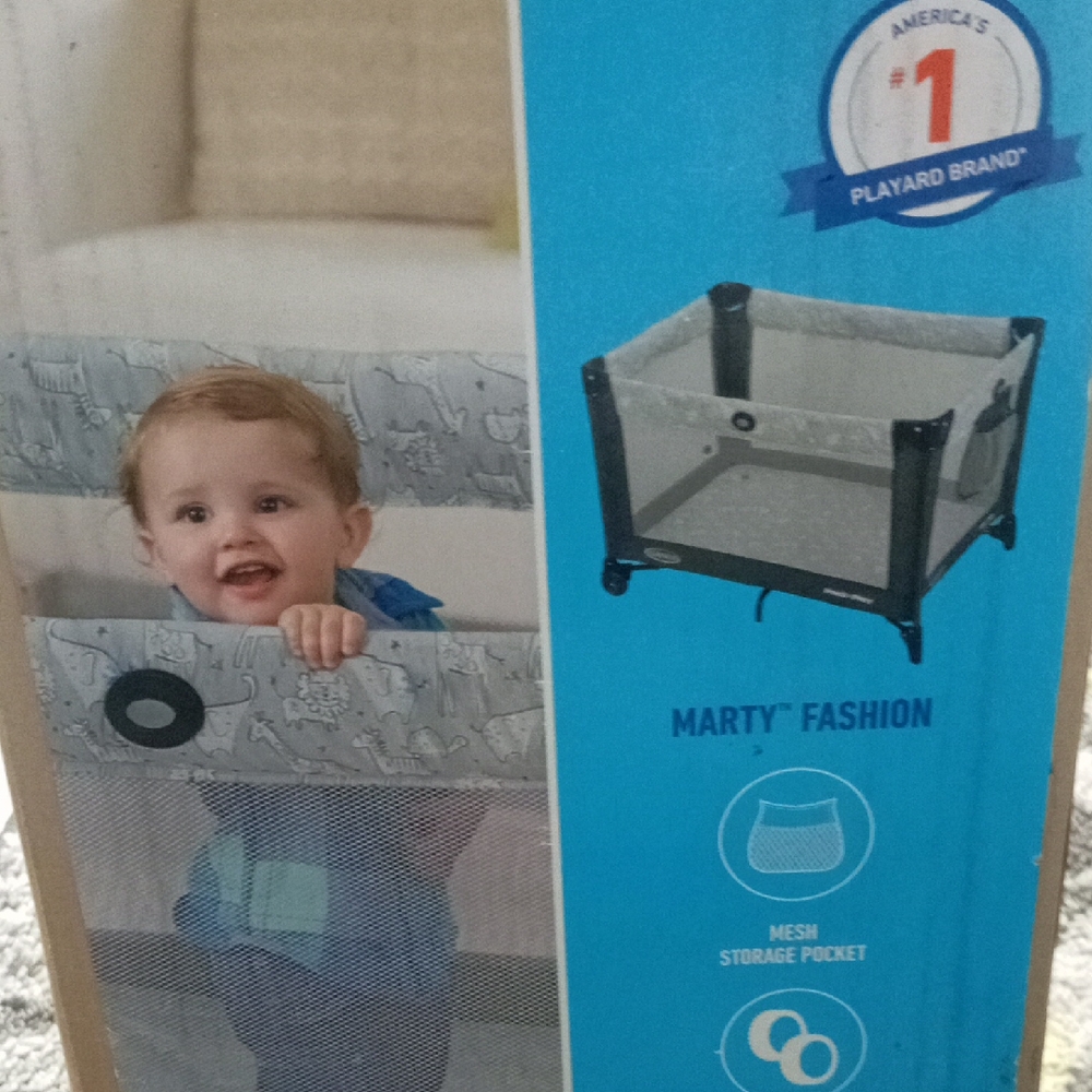 Marty Fashion Playard with Mesh Sides